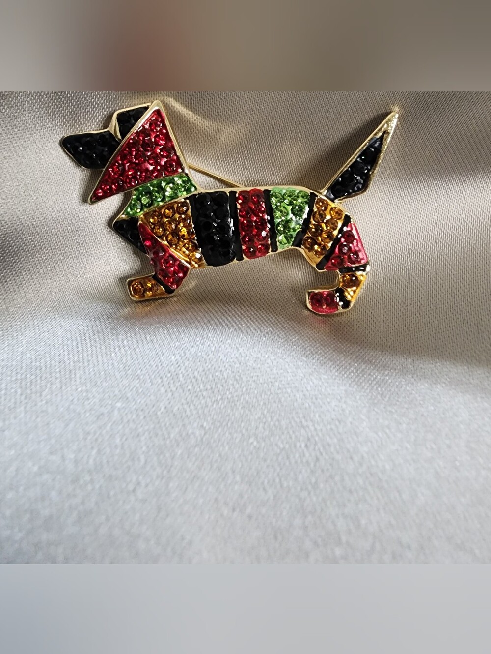 ✨ Multicolor Rhinestone Dachshund Brooch